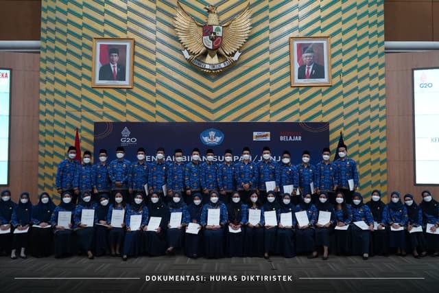 Tangkapan Lensa-Upacara Pengambilan Sumpah Pegawai Negeri Sipil di Lingkungan Kementerian Pendidikan, Kebudayaan, Riset dan Teknologi (11/07).