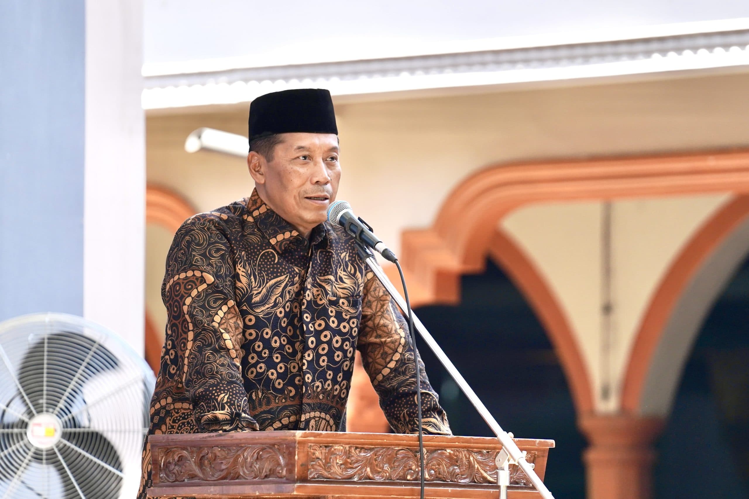 Di ponpes Mambaul Hikam, Wamen Fauzan: Persatuan dan Kerja Keras Kunci Kemakmuran 