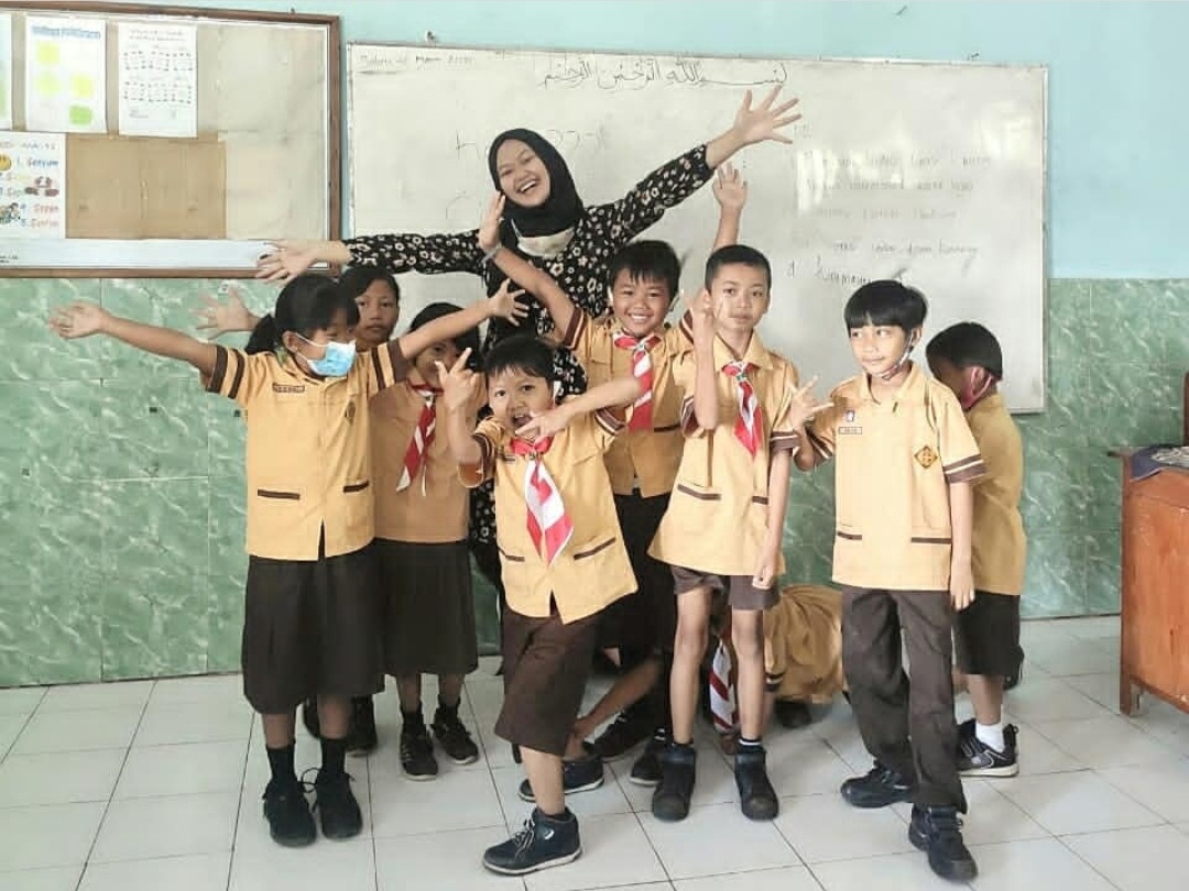 Dari Desa Menuju Istana, Kisah Pengabdian Ayu Sabrina Melalui Program Kampus Mengajar