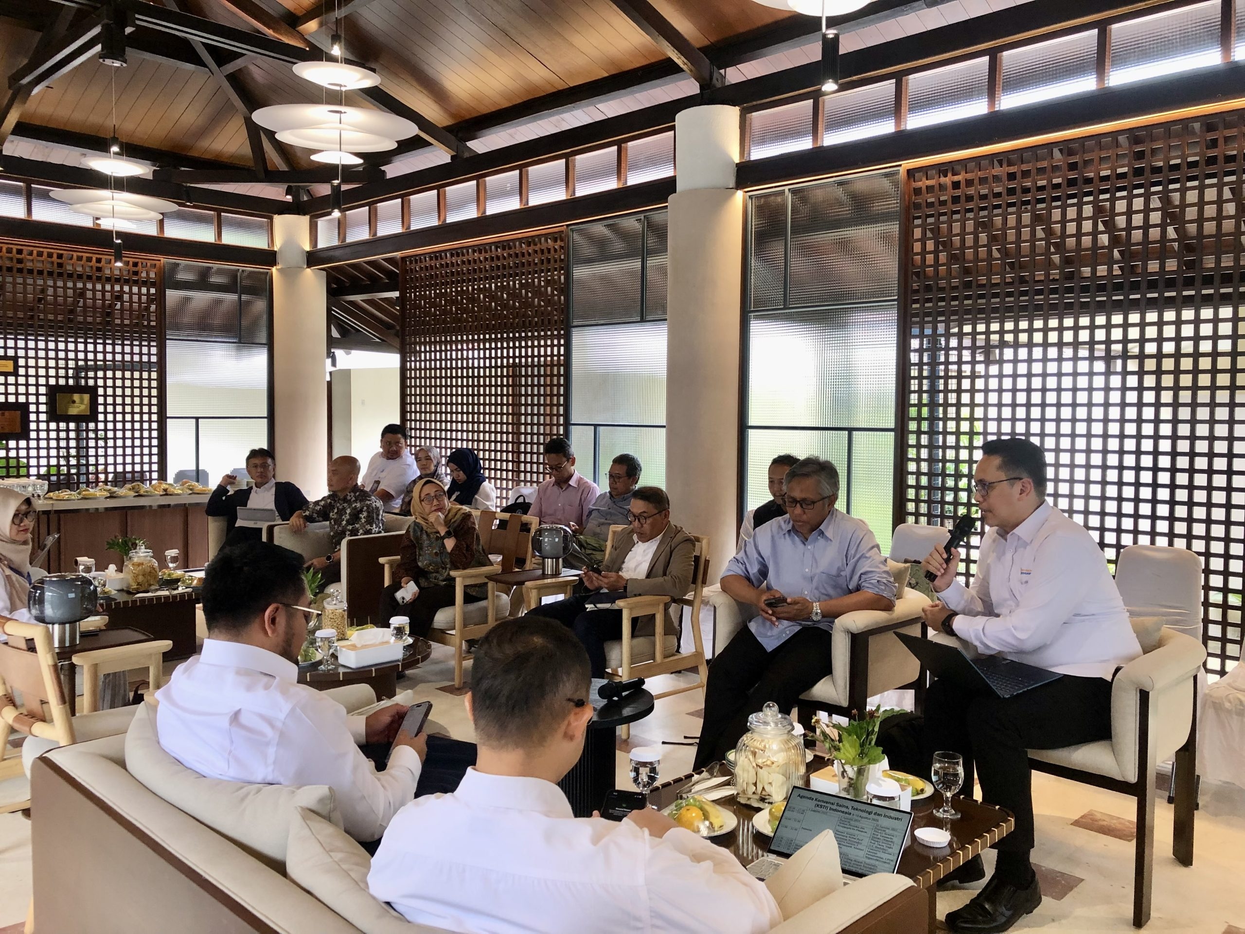 Kemdiktisaintek Siapkan Konvensi Sains dan Teknologi Industri 2025